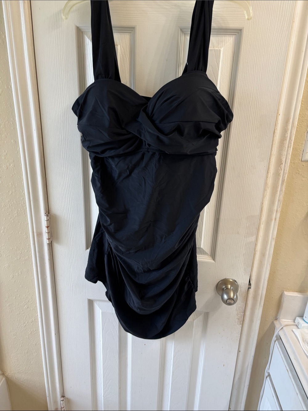 Cocopear Women’s Black One-Piece Swimsuit.NWT
